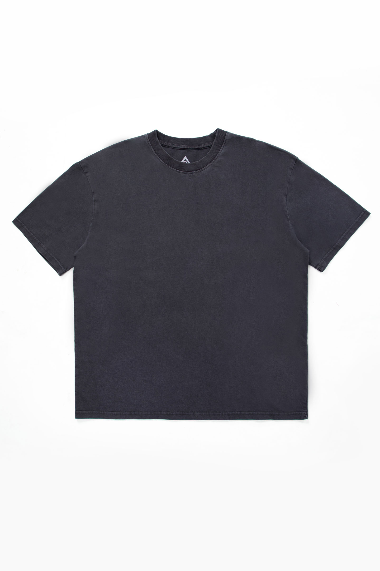 Solid Oil Washed Tee | Black