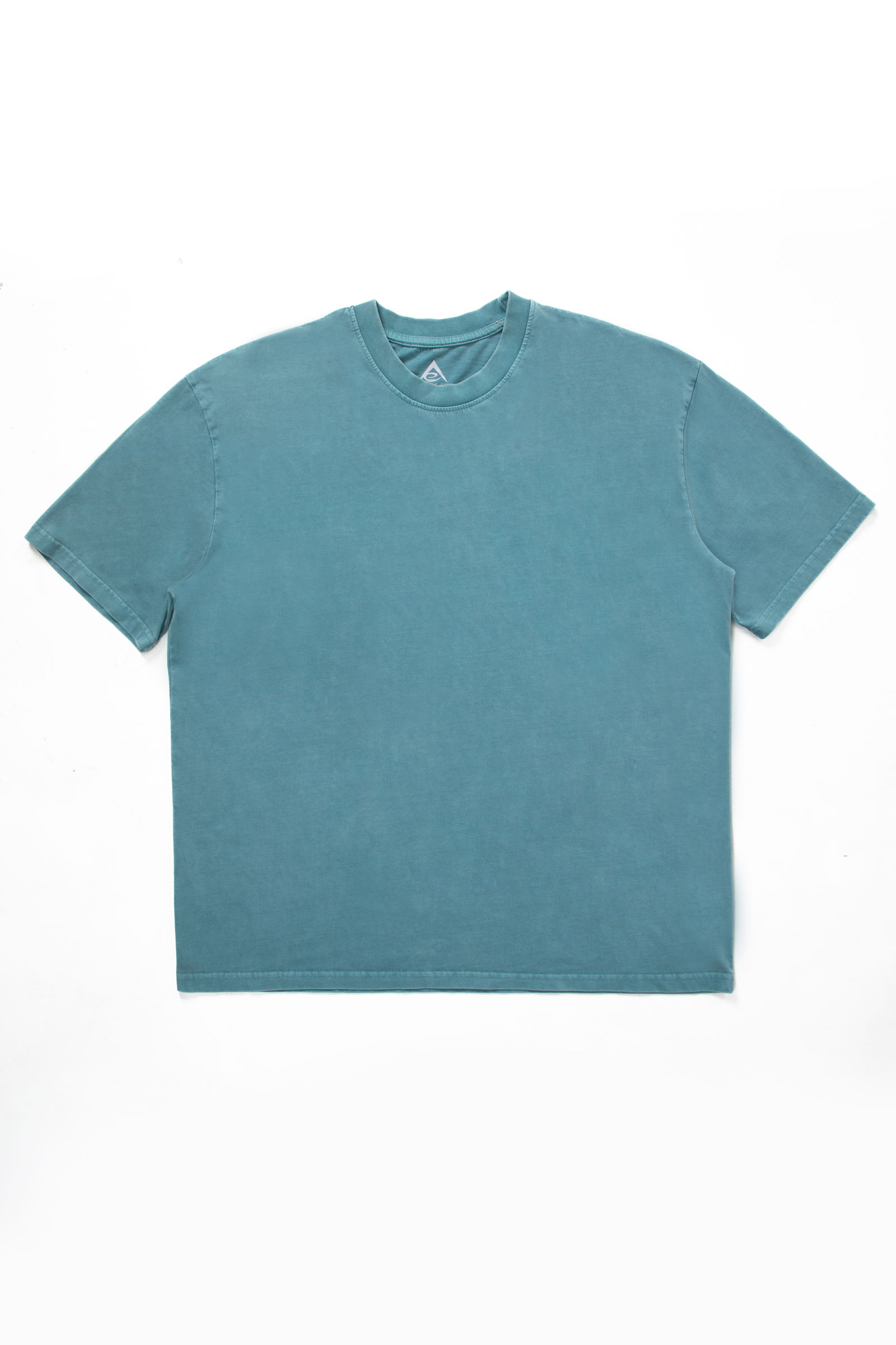 Solid Oil Washed Tee | Coral Gray