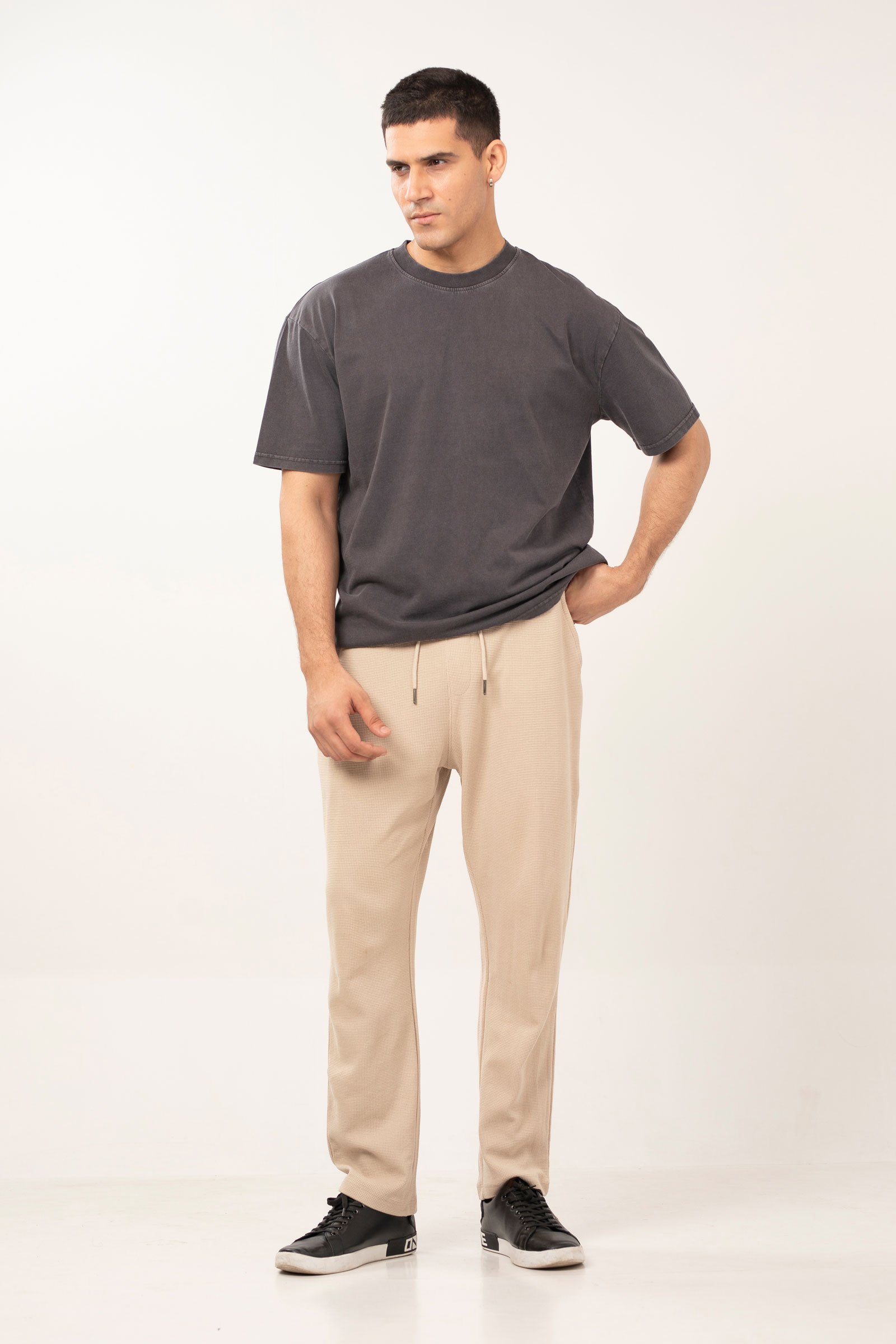 Solid Oil Washed Tee | Black