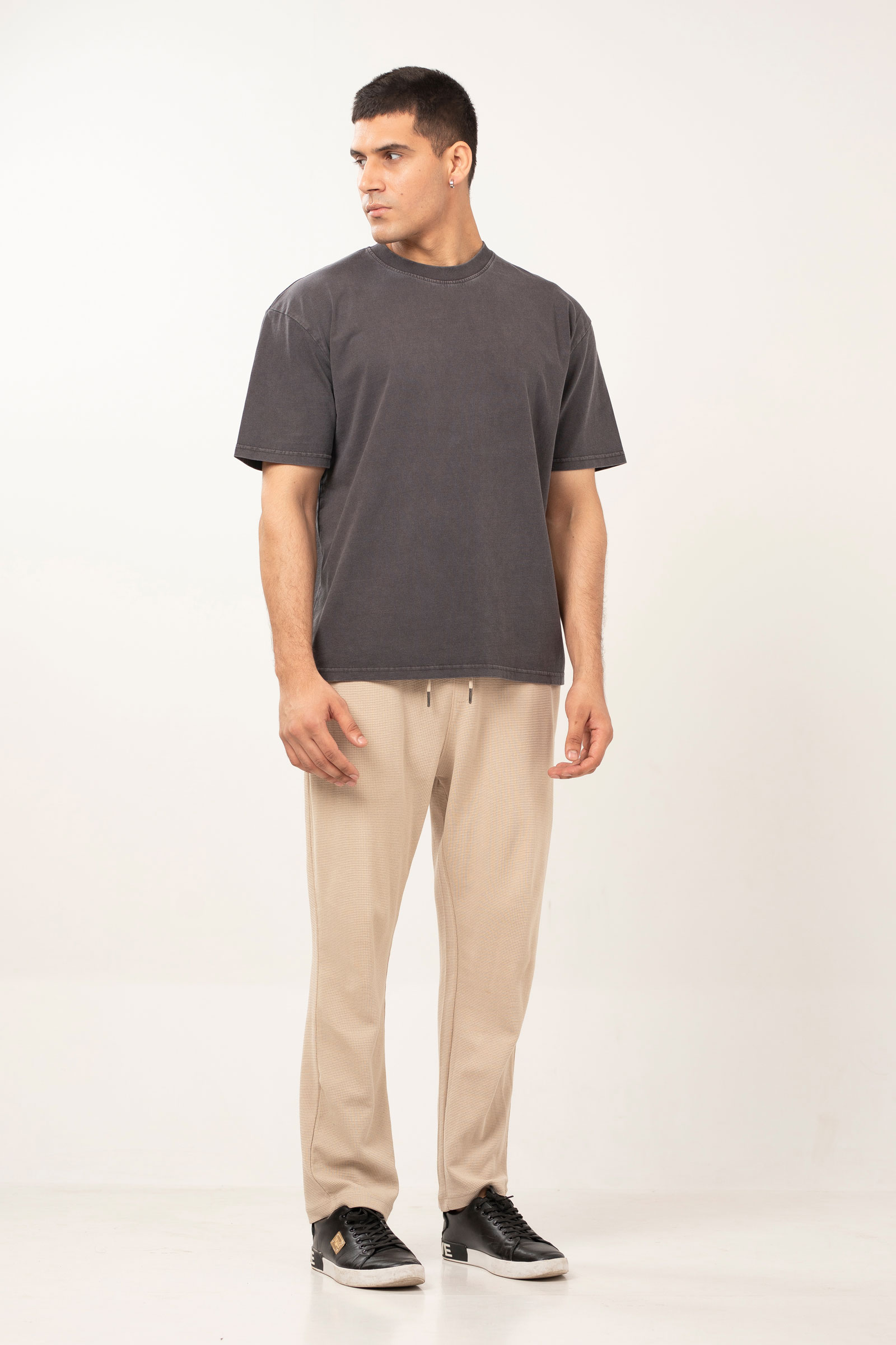 Solid Oil Washed Tee | Black