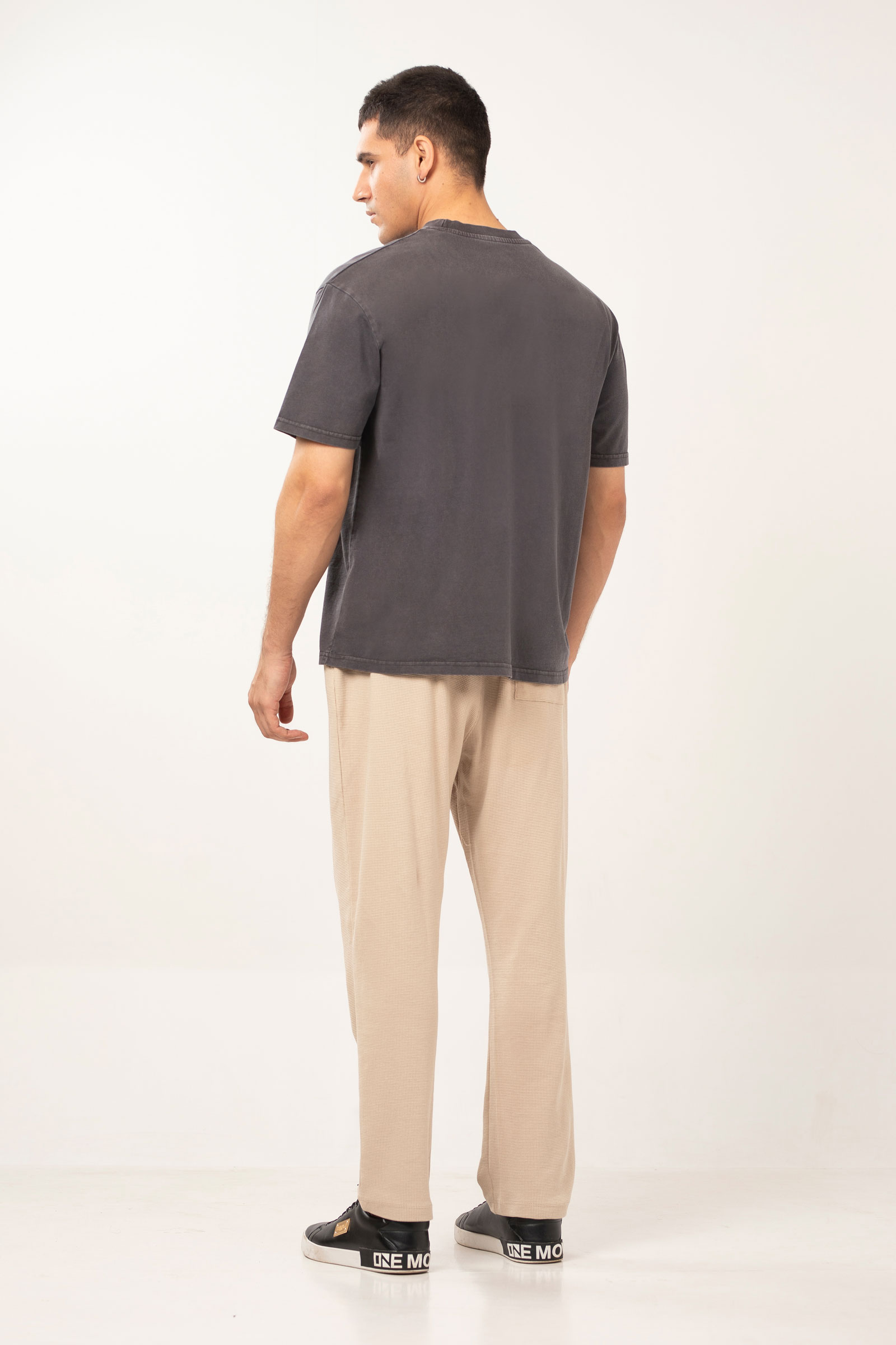 Solid Oil Washed Tee | Black